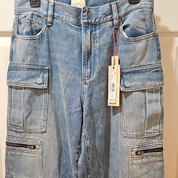 New Alice + Olivia Cay Cargo Jean Color Sea      Size 28 - Picture 2 of 8